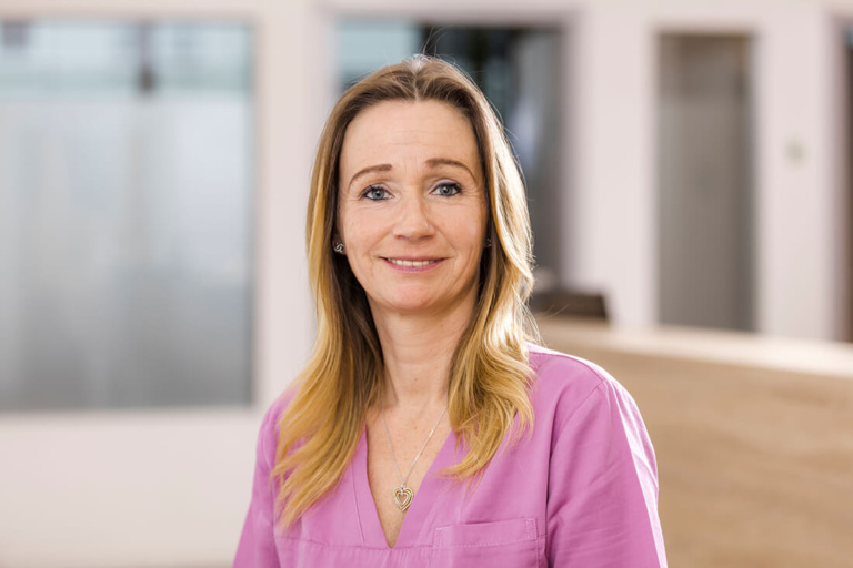 Hausarzt Köln Innenstadt – Dr. Lucia Bachner – Team – Sandra De Haas Hausarzt Köln Innenstadt - Dr. Lucia Bachner - Team - Sandra De Haas